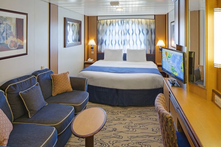 Large Family Ocean View Stateroom Cat. H - Room #7012 Deck 7 Forward Portside
Jewel of the Seas - Royal Caribbean International
