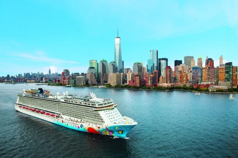 ncl_Brkwy_Aerials_FrdmTwr_NY_XRTsky_XtraWater